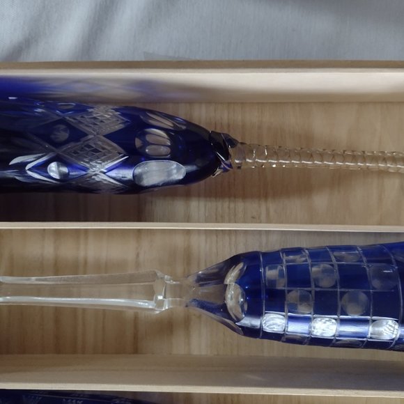 LAST set of 4 Vintage Bohemian Czech Stunning CHAMPAGNE flutes. Blue/Clear - Picture 7 of 14